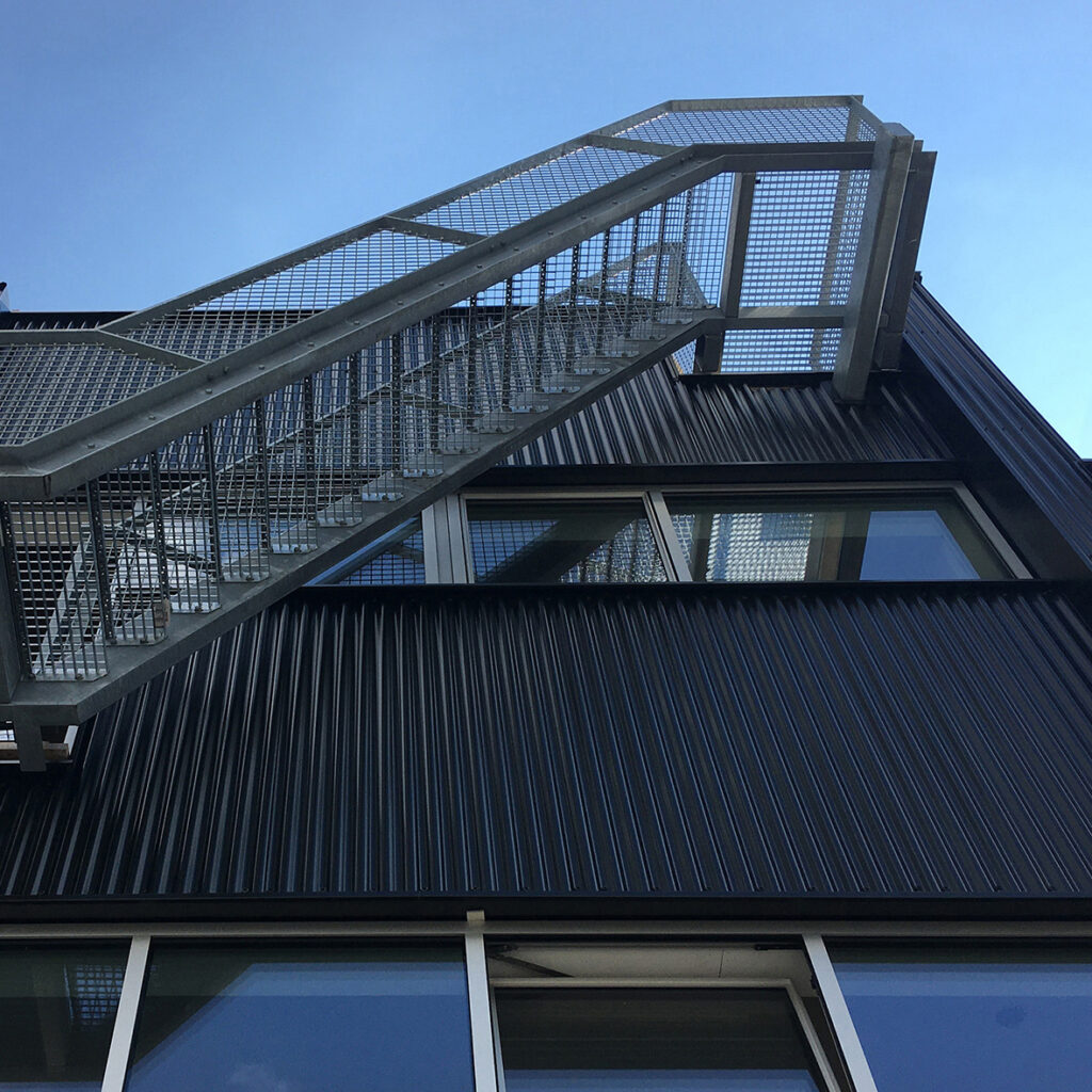 Woning Amsterdam Architectuur gevel trap naar dak Staal Studio Staat